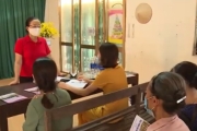 Chi hội trưởng phụ nữ thôn Bắc Khu - Điển hình trong thực hiện Chỉ thị 05