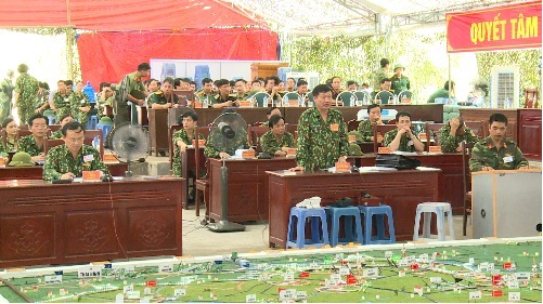 Thực hành sơ tán nhân dân, đánh địch tiến công hỏa lực đường không