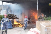 Cháy kho nguyên liệu công ty Thái Phương