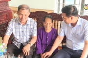 Bàn giao công trình sửa chữa nhà cho Mẹ Việt Nam Anh hùng