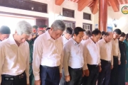 Đoàn cán bộ tỉnh Hưng Yên dâng hương tại một số nghĩa trang ở Quảng Trị và Hà Tĩnh