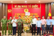Đồng chí Bí thư Tỉnh uỷ Nguyễn Hữu Nghĩa chúc mừng 79 năm ngày truyền thống lực lượng Công an Nhân dân Việt Nam 