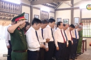 Dâng hương nhân kỷ niệm 81 năm Ngày Quốc khánh 2/9