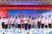 Phó Bí thư Tỉnh uỷ, Chủ tịch UBND tỉnh dự khai giảng năm học mới tại trường THPT Trưng Vương
