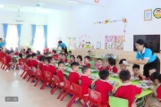 Đảm bảo bữa ăn bán trú cho trẻ mầm non
