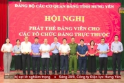 Phát thẻ đảng viên gắn chip điện tử