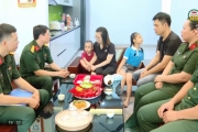Động viên hỗ trợ gia đình Trung tá dũng cảm cứu người