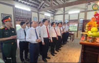  D&acirc;ng hương tưởng niệm Chủ tịch Hồ Ch&iacute; Minh 