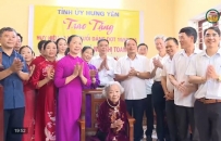Trao huy hiệu Đảng đợt 19/5 