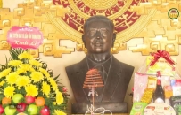D&acirc;ng hương tưởng niệm Tổng B&iacute; thư Nguyễn Văn Linh