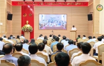 Học tập, qu&aacute;n triệt, tuy&ecirc;n truyền, triển khai thực hiện nghị quyết
