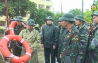 Kiểm tra c&aacute;c đơn vị sẵn s&agrave;ng ứng ph&oacute; ảnh hưởng b&atilde;o số 4