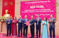 C&ocirc;ng bố c&aacute;c quyết định về c&ocirc;ng t&aacute;c tổ chức v&agrave; c&aacute;n bộ
