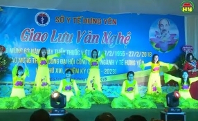 Chương trình văn nghệ chào mừng ngày thầy thuốc Việt Nam.