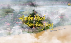 Huyền thoại b&ecirc;n d&ograve;ng s&ocirc;ng