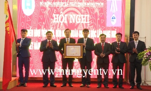 Sở NN&PTNT Hưng Yên đón nhận Huân chương Độc lập hạng Nhì