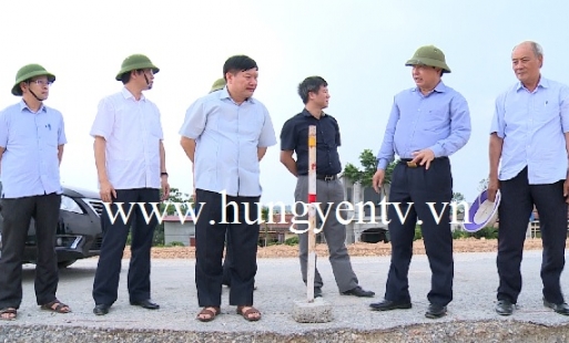 Kiểm tra công trình nâng cấp đê tả sông Luộc ở Hưng Yên trước bão số 2