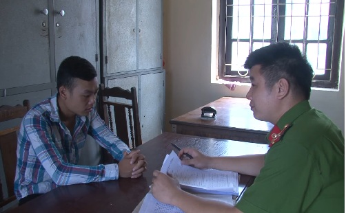 Khởi tố đối tượng ép nạn nhân viết giấy vay nợ tại Yên Mỹ