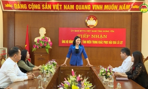 Ủy ban MTTQ Việt Nam tỉnh tiếp nhận ủng hộ đồng bào miền Trung