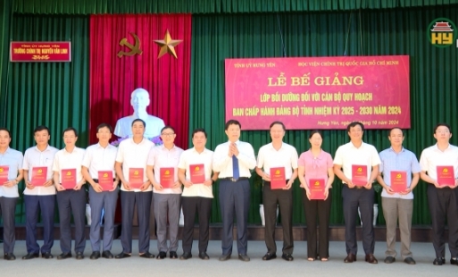 Bế giảng lớp quy hoạch nguồn Uỷ viên Ban Chấp hành Đảng bộ tỉnh