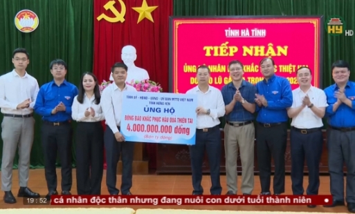 Hỗ trợ nhân dân miền Trung khắc phục hậu quả bão số 10