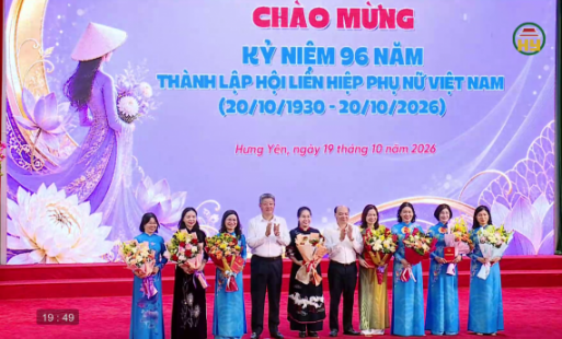 Đối thoại giữa Chủ tịch UBND tỉnh với phụ nữ Hưng Yên