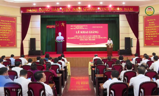 Khai giảng lớp cao cấp lý luận chính trị hệ không tập trung
