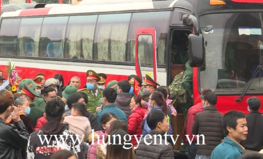 1.800 thanh niên Hưng Yên lên đường nhập ngũ