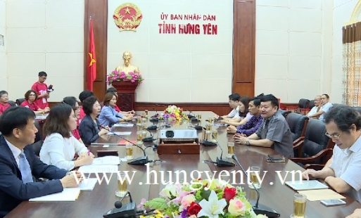 Đoàn tình nguyện thành phố Daejeon, Hàn Quốc hỗ trợ xây dựng sân bóng đá ở Ân Thi
