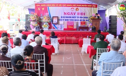 Đồng chí Phó Bí thư Thường trực Tỉnh uỷ dự Ngày hội Đại đoàn kết Toàn dân tộc tại KDC La Mát