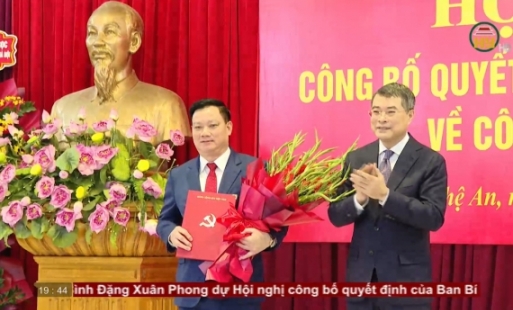 Đồng chí Nguyễn Khắc Thận giữ chức Bí thư Tỉnh ủy Nghệ An