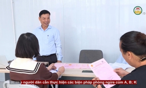 Trao sổ đỏ cho cư dân chung cư PH