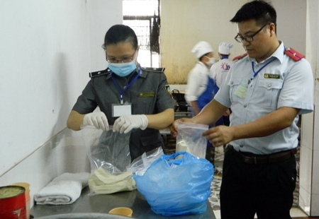 Hưng Yên tổ chức kiểm tra, tuyên truyền về an toàn vệ sinh thực phẩm