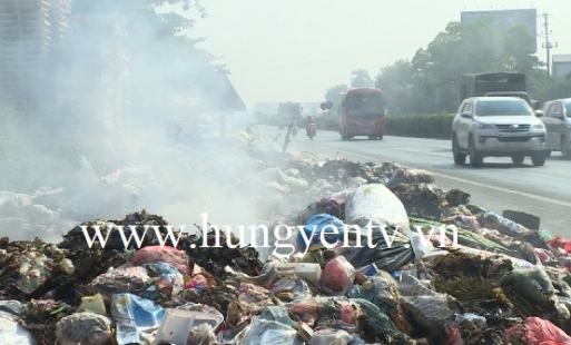 Đốt rác bừa bãi gây ô nhiễm môi trường: Trách nhiệm thuộc về ai?
