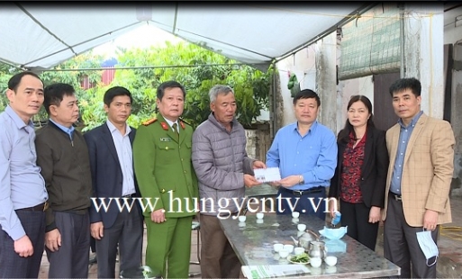 Chủ tịch UBND tỉnh thăm và động viên gia đình có 3 nạn nhân tử vong do hỏa hoạn ở Khoái Châu