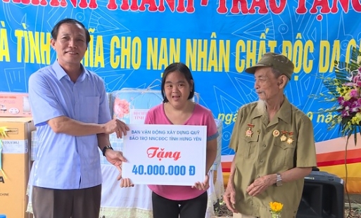 Khánh thành nhà tình nghĩa cho nạn nhân chất độc da cam ở Khoái Châu