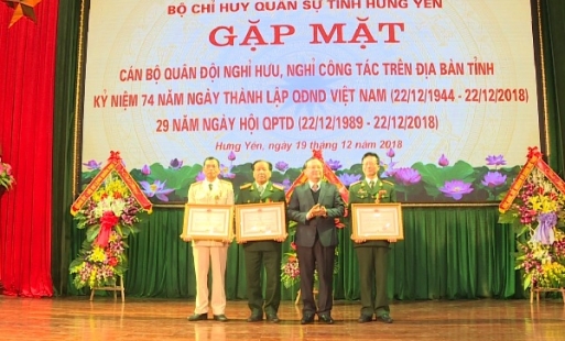 Hưng Yên gặp mặt hơn 900 cán bộ quân đội cao cấp nghỉ hưu