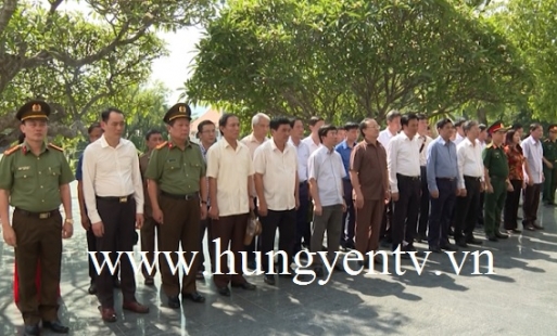 Đoàn công tác tỉnh Hưng Yên dâng hương tri ân các anh hùng liệt sĩ tại Điện Biên, Sơn La
