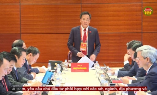 Các đại biểu thảo luận tổ