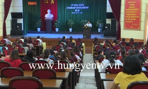 Khai giảng lớp bồi dưỡng nghiệp vụ cho cán bộ phụ nữ ở Hưng Yên