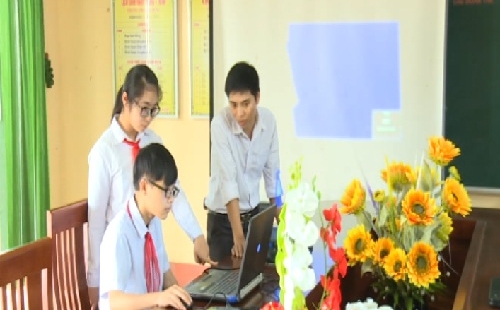 Phần mềm quản lí thiết bị dạy học của 2 học sinh lớp 9 giành giải nhất hội thi tin học Hưng Yên
