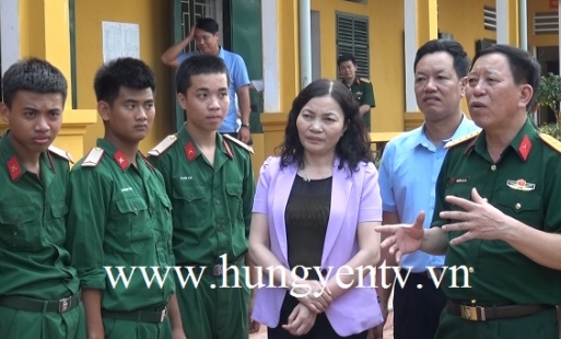 Thăm, động viên các tân binh Hưng Yên đang huấn luyện tại Quân đoàn 2