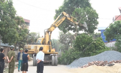 Xã Liêu Xá huyện Yên Mỹ cưỡng chế giải tỏa 56 trường hợp lấn chiếm kênh Boi