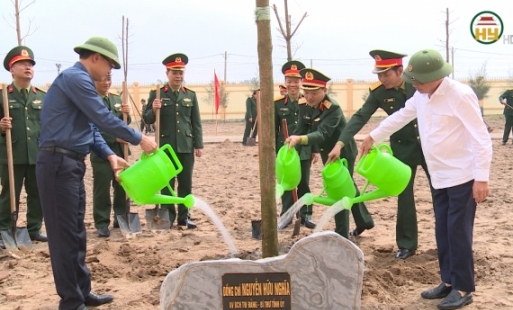 Các đồng chí Thường trực Tỉnh ủy Hưng Yên dự Lễ phát động trồng cây mùa Xuân tại trung đoàn 126