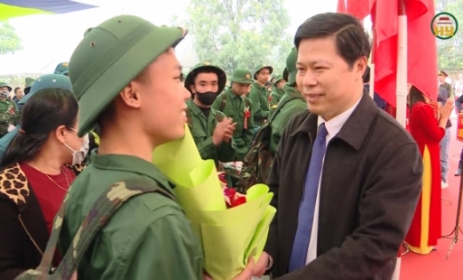 Phó bí thư Thường trực Tỉnh ủy Hưng Yên Trần Quốc Toản dự Lễ giao nhận quân tại huyện Kim Động