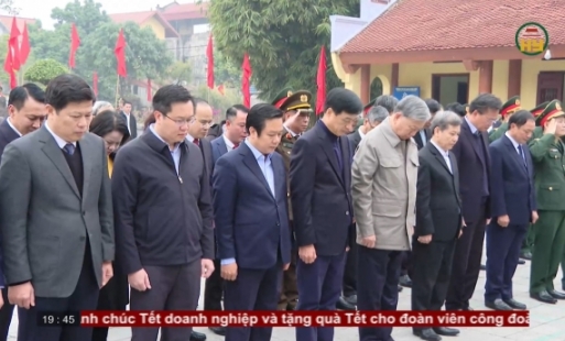 Dâng hương cố Tổng Bí thư Nguyễn Văn Linh