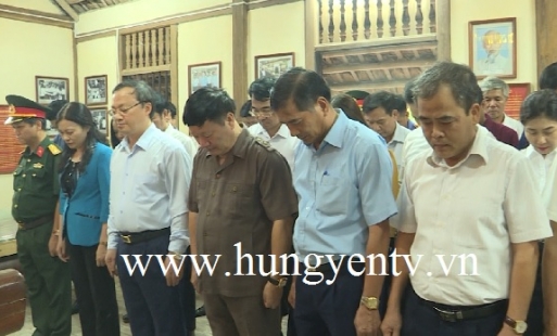  Lãnh đạo tỉnh Hưng Yên dâng hương tưởng niệm Bác Hồ dịp Quốc khánh 2/9