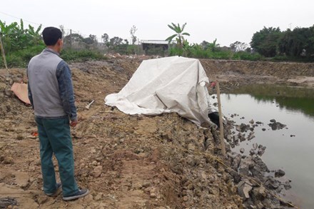 Mỹ Hào: Đào ao nuôi cá, phát hiện quan tài nghi là mộ cổ