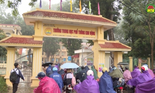 Ngày đầu tiên học sinh trở lại trường