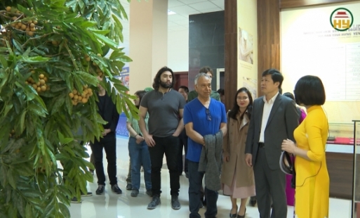 Đoàn công tác Đảng Cộng sản Hoa Kỳ thăm, làm việc tại tỉnh Hưng Yên